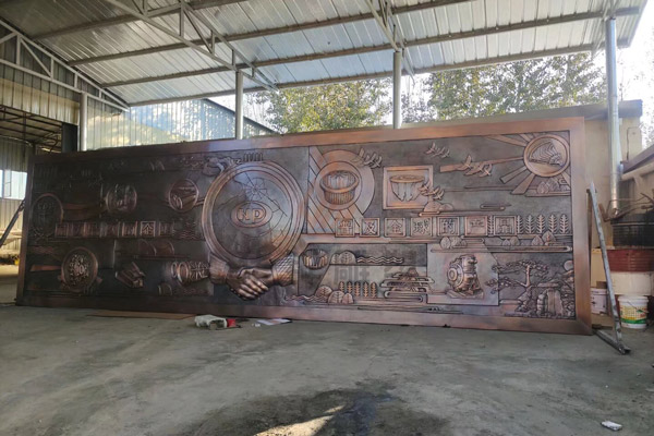 华锌铜雕厂家—纯手工铜敲花制作，彰显匠心艺术价值
