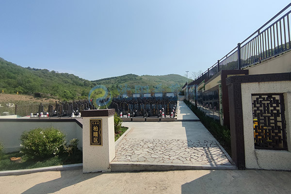 盘龙墓园 盘龙墓园