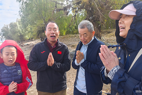 沈阳公墓网：重阳追思，辽河放生，愿长辈安康悠长