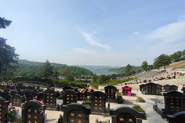 大河贝墓园 大河贝墓园