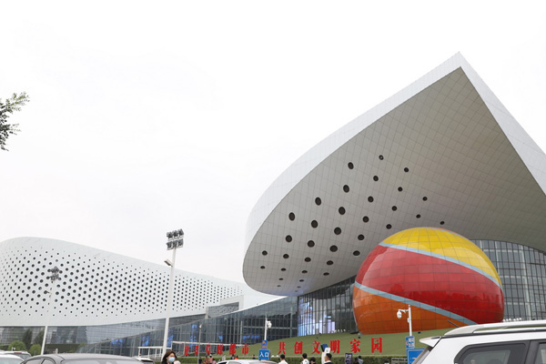 呼和浩特市金錾型材拉弯厂 呼和浩特市金錾型材拉弯厂