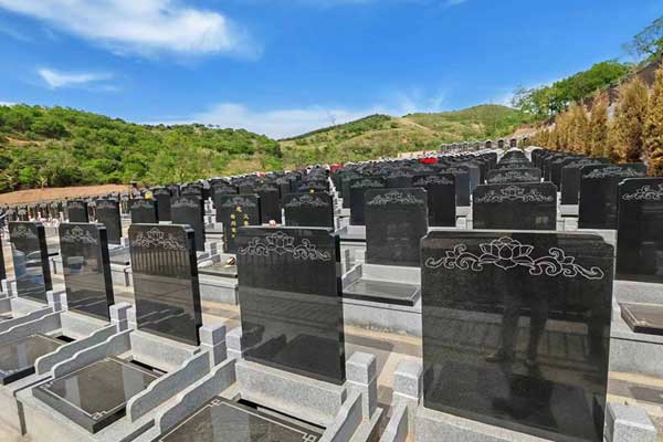 盘龙墓园 盘龙墓园